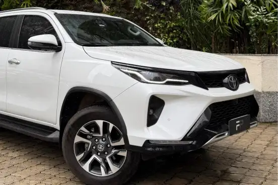 TOYOTA-HILUX SW4-2025