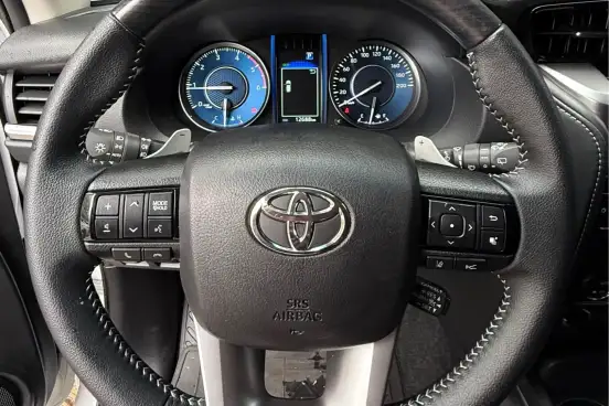 TOYOTA-HILUX SW4-2025