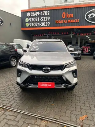 TOYOTA-HILUX SW4-2.8 D-4D TURBO DIESEL SRX PLATINUM 7L 4X4 AUTOMÁTICO TOYOTA-HILUX SW4-2025