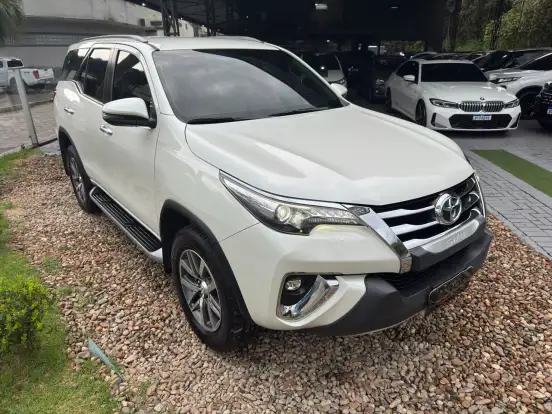 TOYOTA-HILUX SW4-2.8 SRX 4X4 16V TURBO INTERCOOLER DIESEL 4P AUTOMÁTICO TOYOTA-HILUX SW4-2019