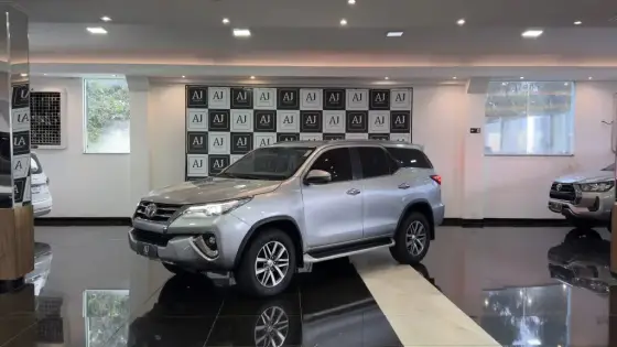 TOYOTA HILUX SW4 2.8 SRX 4X4 16V TURBO INTERCOOLER DIESEL 4P AUTOMÁTICO