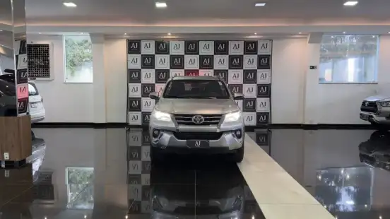 TOYOTA-HILUX SW4-2019