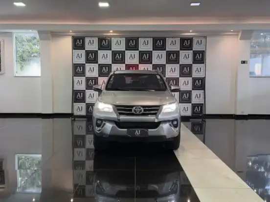 TOYOTA-HILUX SW4-2.8 SRX 4X4 16V TURBO INTERCOOLER DIESEL 4P AUTOMÁTICO TOYOTA-HILUX SW4-2019