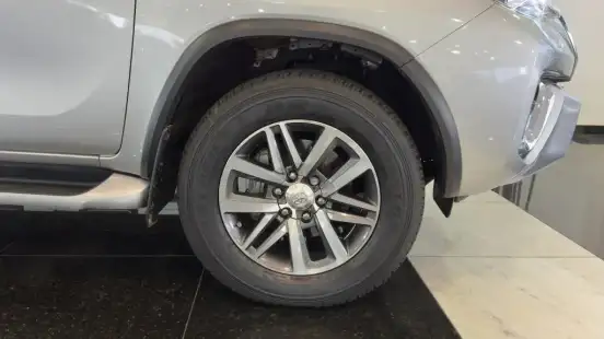 TOYOTA-HILUX SW4-2019