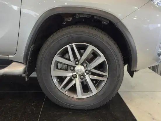 TOYOTA-HILUX SW4-2.8 SRX 4X4 16V TURBO INTERCOOLER DIESEL 4P AUTOMÁTICO TOYOTA-HILUX SW4-2019
