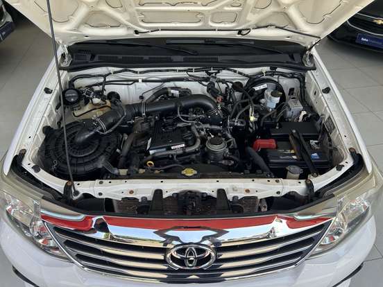TOYOTA-HILUX SW4-2.7 SR 4X2 16V FLEX 4P AUTOMÁTICO TOYOTA-HILUX SW4-2013