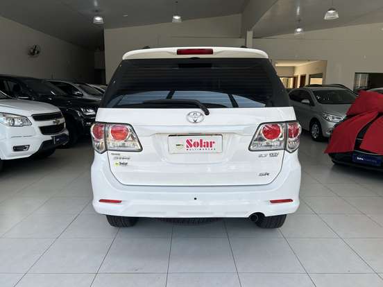 TOYOTA-HILUX SW4-2.7 SR 4X2 16V FLEX 4P AUTOMÁTICO TOYOTA-HILUX SW4-2013