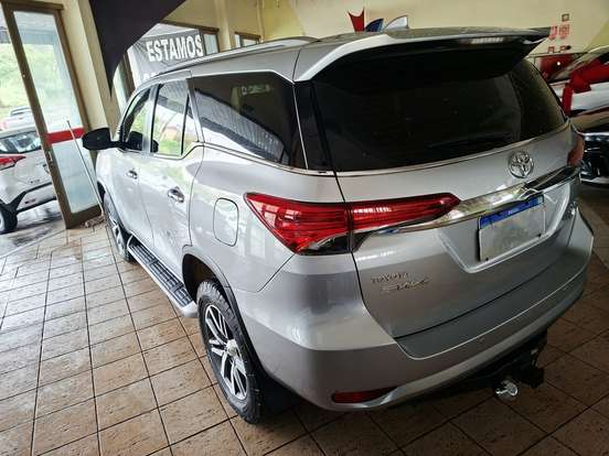 TOYOTA-HILUX SW4-2019
