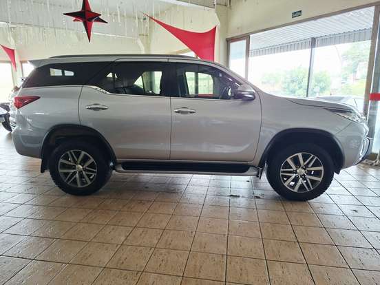 TOYOTA-HILUX SW4-2019