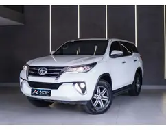 TOYOTA HILUX SW4 2.7 SRV 7 LUGARES 4X2 16V FLEX 4P AUTOMÁTICO TOYOTA HILUX SW4 2.7 SRV 7 LUGARES 4X2 16V FLEX 4P AUTOMÁTICO