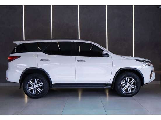 TOYOTA-HILUX SW4-2.7 SRV 7 LUGARES 4X2 16V FLEX 4P AUTOMÁTICO TOYOTA-HILUX SW4-2018