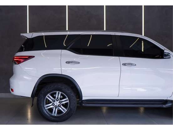 TOYOTA-HILUX SW4-2.7 SRV 7 LUGARES 4X2 16V FLEX 4P AUTOMÁTICO TOYOTA-HILUX SW4-2018