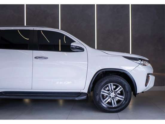 TOYOTA-HILUX SW4-2018