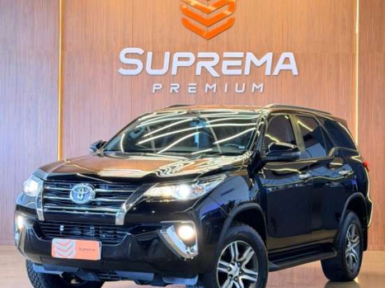 TOYOTA-HILUX SW4-2.7 SRV 7 LUGARES 4X2 16V FLEX 4P AUTOMÁTICO TOYOTA-HILUX SW4-2020
