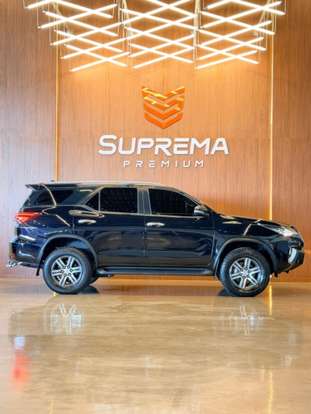 TOYOTA-HILUX SW4-2020