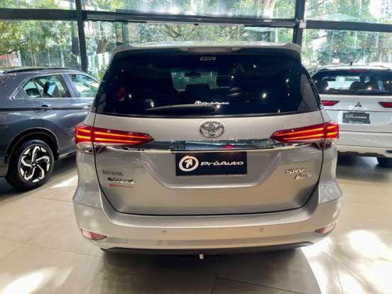 TOYOTA-HILUX SW4-2.7 SRV 7 LUGARES 4X2 16V FLEX 4P AUTOMÁTICO TOYOTA-HILUX SW4-2018