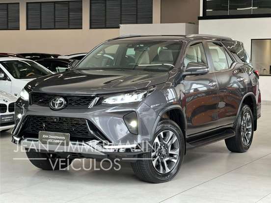 TOYOTA-HILUX SW4-2.8 D-4D TURBO DIESEL DIAMOND 7L 4X4 AUTOMÁTICO TOYOTA-HILUX SW4-2022