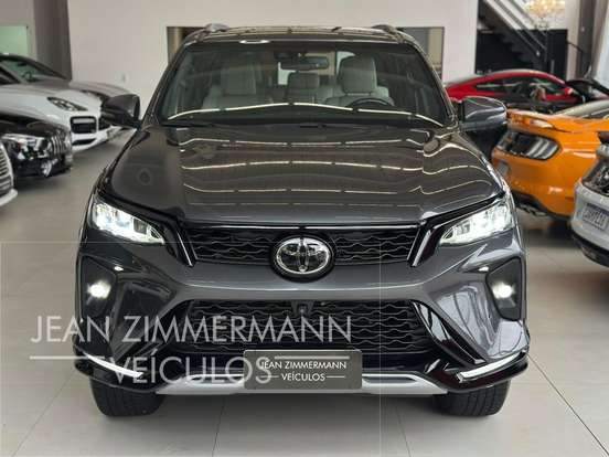 TOYOTA-HILUX SW4-2022