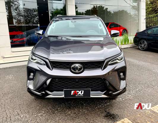 TOYOTA-HILUX SW4-2024