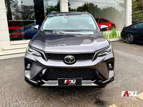 TOYOTA-HILUX SW4-2.8 D-4D TURBO DIESEL DIAMOND 7L 4X4 AUTOMÁTICO TOYOTA-HILUX SW4-2024