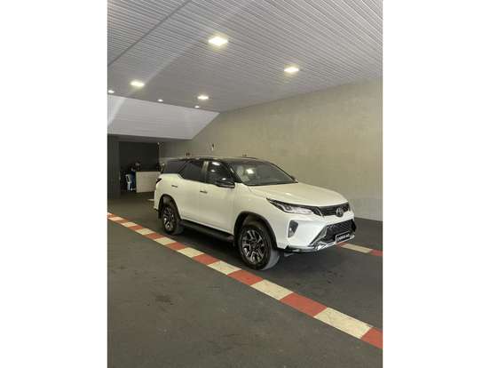 TOYOTA-HILUX SW4-2.8 D-4D TURBO DIESEL DIAMOND 7L 4X4 AUTOMÁTICO TOYOTA-HILUX SW4-2024
