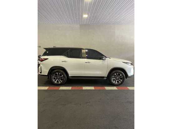 TOYOTA-HILUX SW4-2.8 D-4D TURBO DIESEL DIAMOND 7L 4X4 AUTOMÁTICO TOYOTA-HILUX SW4-2024