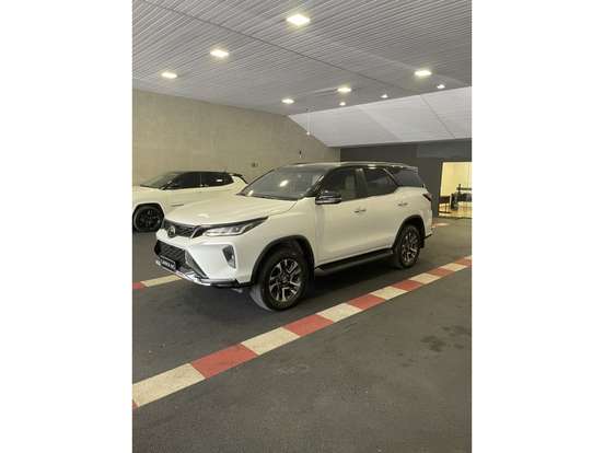 TOYOTA-HILUX SW4-2.8 D-4D TURBO DIESEL DIAMOND 7L 4X4 AUTOMÁTICO TOYOTA-HILUX SW4-2024