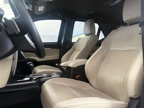 TOYOTA-HILUX SW4-2022