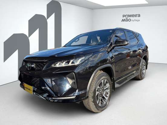 TOYOTA-HILUX SW4-2.8 D-4D TURBO DIESEL DIAMOND 7L 4X4 AUTOMÁTICO TOYOTA-HILUX SW4-2025