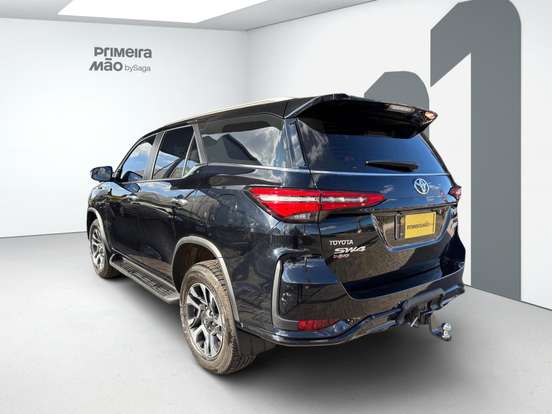 TOYOTA-HILUX SW4-2.8 D-4D TURBO DIESEL DIAMOND 7L 4X4 AUTOMÁTICO TOYOTA-HILUX SW4-2025