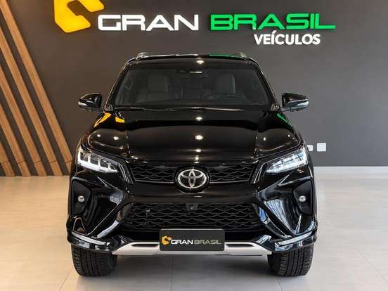 TOYOTA-HILUX SW4-2.8 D-4D TURBO DIESEL DIAMOND 7L 4X4 AUTOMÁTICO TOYOTA-HILUX SW4-2024