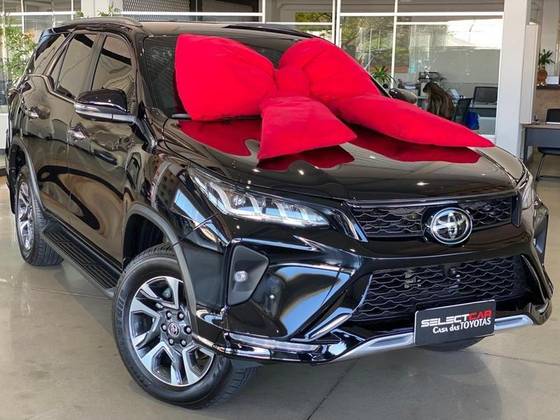 TOYOTA HILUX SW4 2.8 D-4D TURBO DIESEL DIAMOND 7L 4X4 AUTOMÁTICO