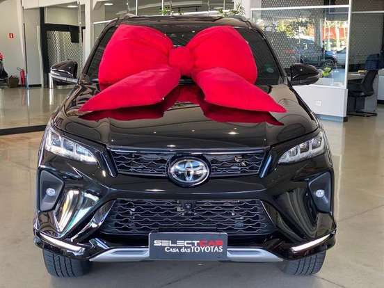 TOYOTA-HILUX SW4-2024