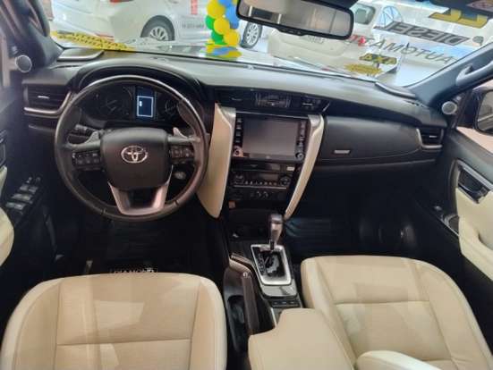 TOYOTA-HILUX SW4-2022