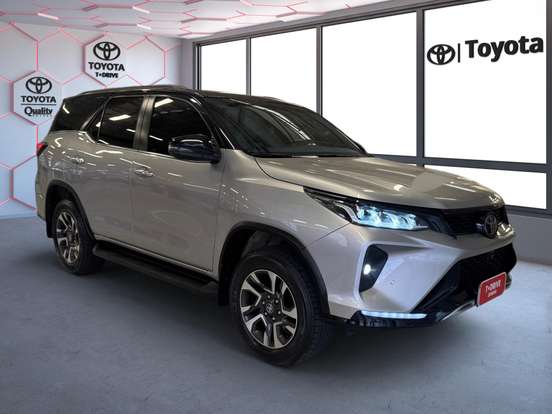 TOYOTA-HILUX SW4-2.8 D-4D TURBO DIESEL DIAMOND 7L 4X4 AUTOMÁTICO TOYOTA-HILUX SW4-2021