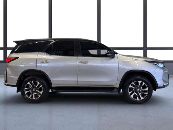 TOYOTA-HILUX SW4-2021