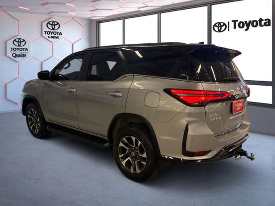 TOYOTA-HILUX SW4-2021