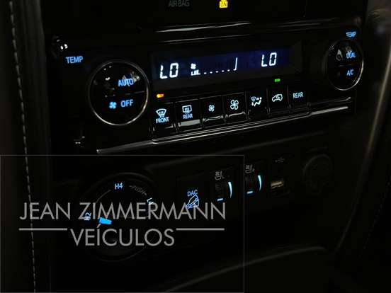 TOYOTA-HILUX SW4-2022