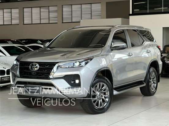 TOYOTA-HILUX SW4-2022