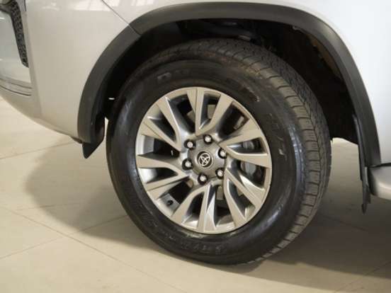 TOYOTA-HILUX SW4-2.8 D-4D TURBO DIESEL SRX 4X4 AUTOMÁTICO TOYOTA-HILUX SW4-2023