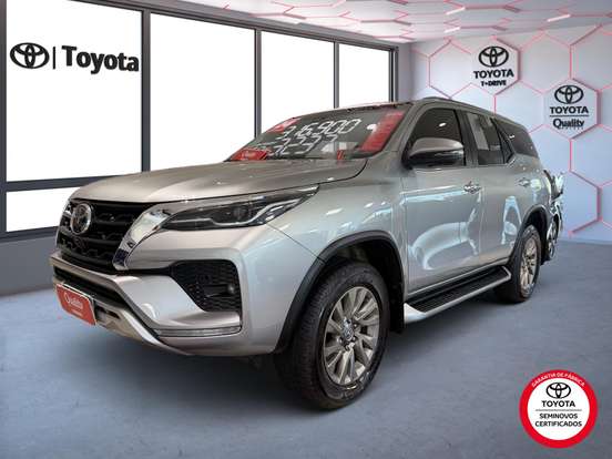 TOYOTA-HILUX SW4-2.8 D-4D TURBO DIESEL SRX 4X4 AUTOMÁTICO TOYOTA-HILUX SW4-2023