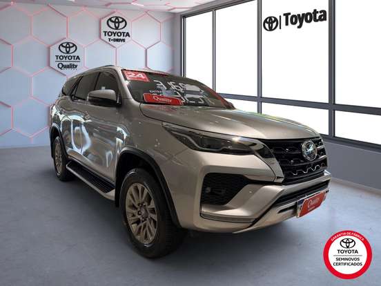 TOYOTA-HILUX SW4-2.8 D-4D TURBO DIESEL SRX 4X4 AUTOMÁTICO TOYOTA-HILUX SW4-2023