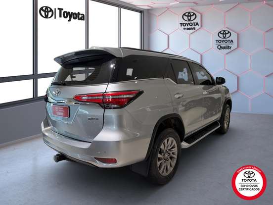 TOYOTA-HILUX SW4-2.8 D-4D TURBO DIESEL SRX 4X4 AUTOMÁTICO TOYOTA-HILUX SW4-2023