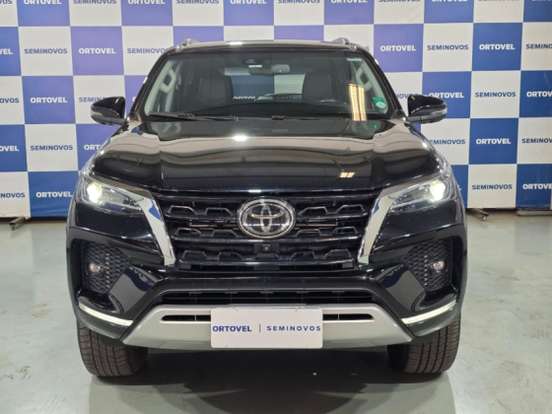 TOYOTA-HILUX SW4-2.8 D-4D TURBO DIESEL SRX 7L 4X4 AUTOMÁTICO TOYOTA-HILUX SW4-2023