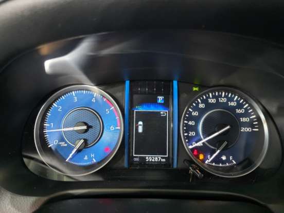 TOYOTA-HILUX SW4-2023