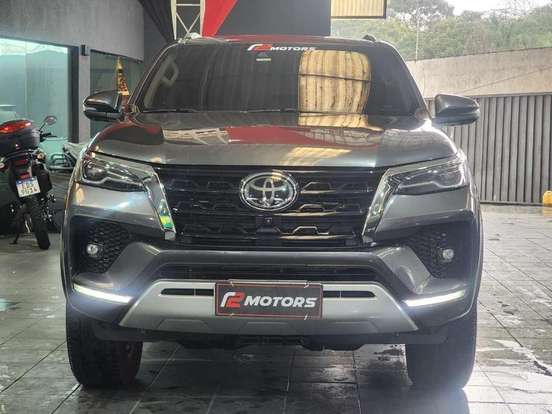 TOYOTA-HILUX SW4-2022