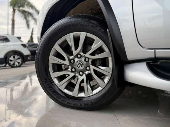 TOYOTA-HILUX SW4-2.8 D-4D TURBO DIESEL SRX 7L 4X4 AUTOMÁTICO TOYOTA-HILUX SW4-2022