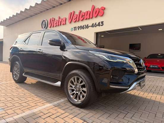 TOYOTA-HILUX SW4-2.8 D-4D TURBO DIESEL SRX 7L 4X4 AUTOMÁTICO TOYOTA-HILUX SW4-2022