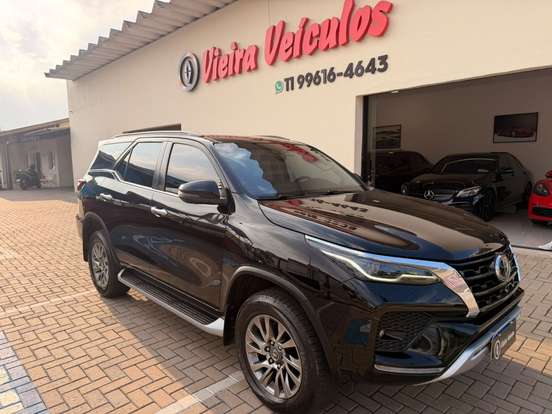 TOYOTA-HILUX SW4-2022