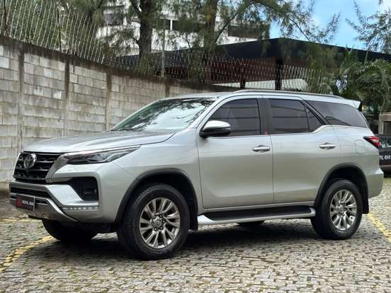 TOYOTA-HILUX SW4-2.8 D-4D TURBO DIESEL SRX 7L 4X4 AUTOMÁTICO TOYOTA-HILUX SW4-2022